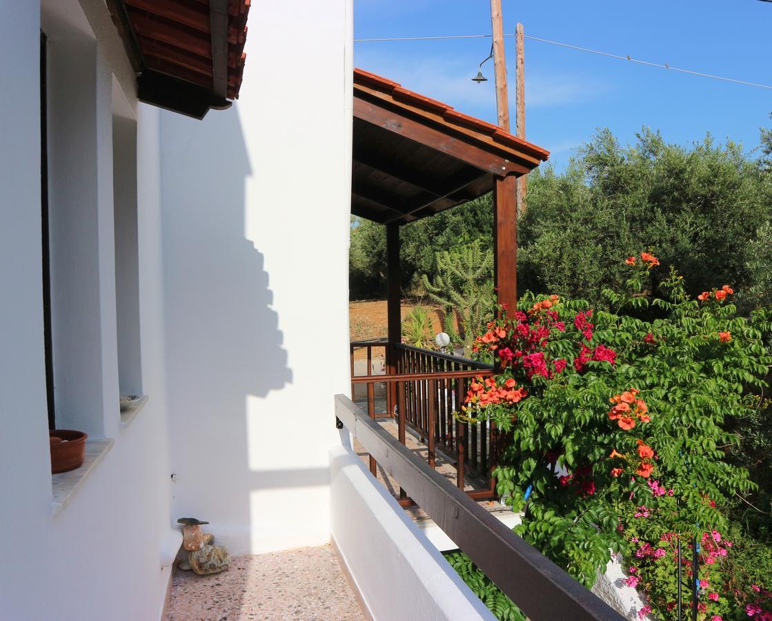Oliaria Apartments Platanés Eksteriør billede
