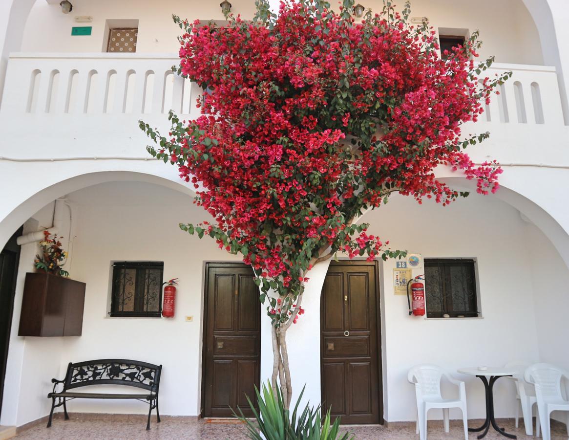 Oliaria Apartments Platanés Eksteriør billede