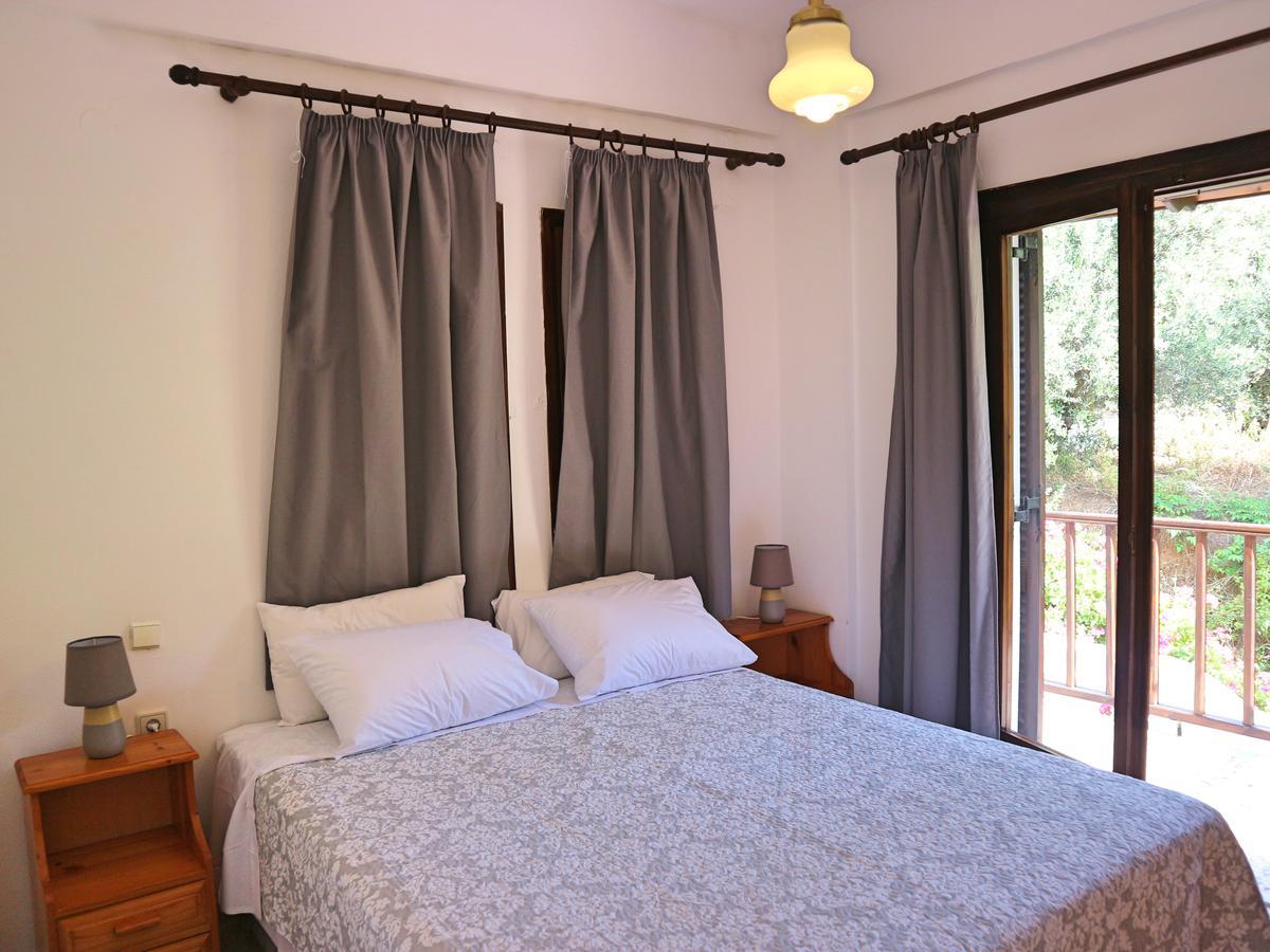 Oliaria Apartments Platanés Eksteriør billede