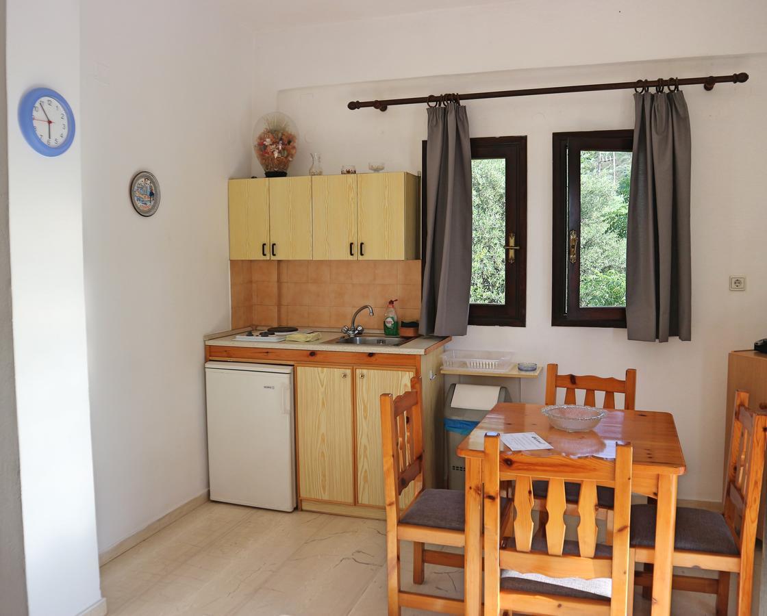 Oliaria Apartments Platanés Eksteriør billede