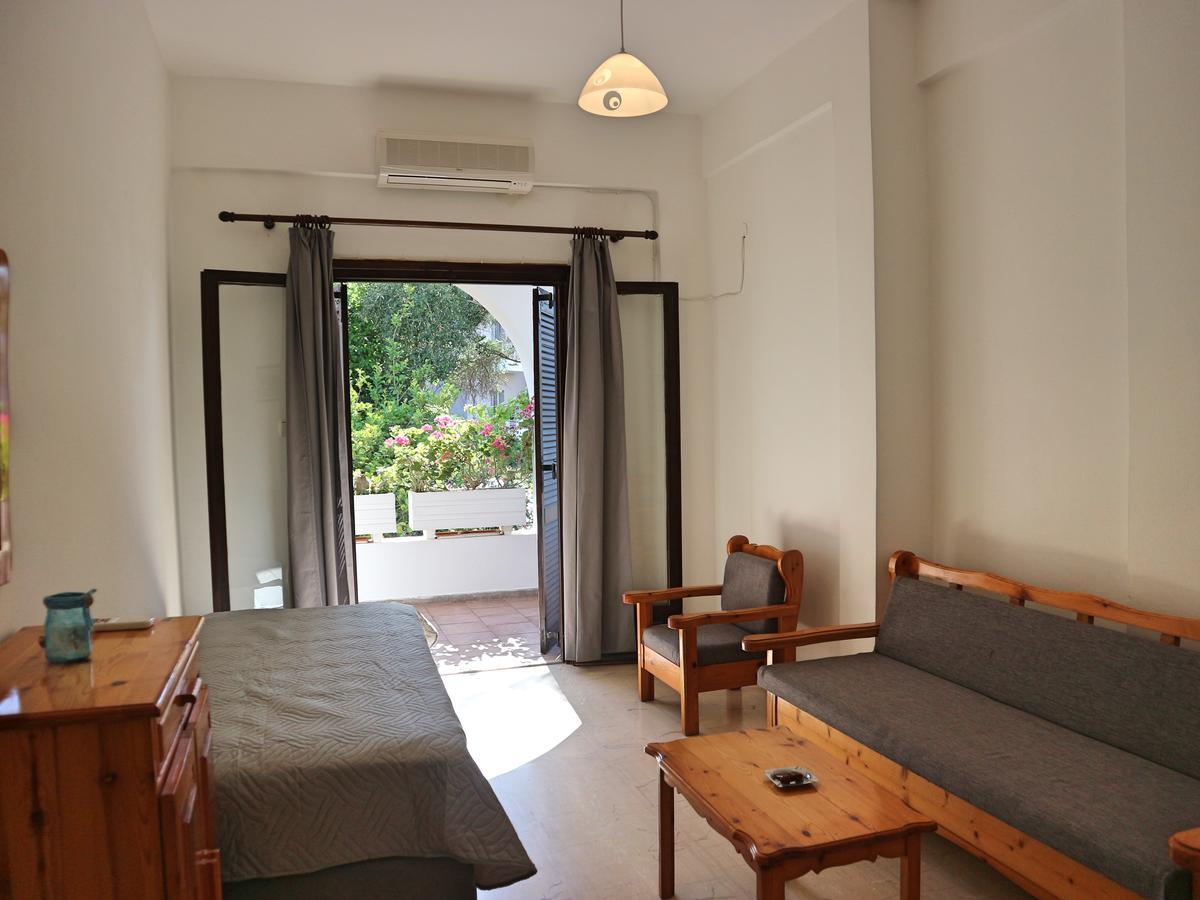 Oliaria Apartments Platanés Eksteriør billede