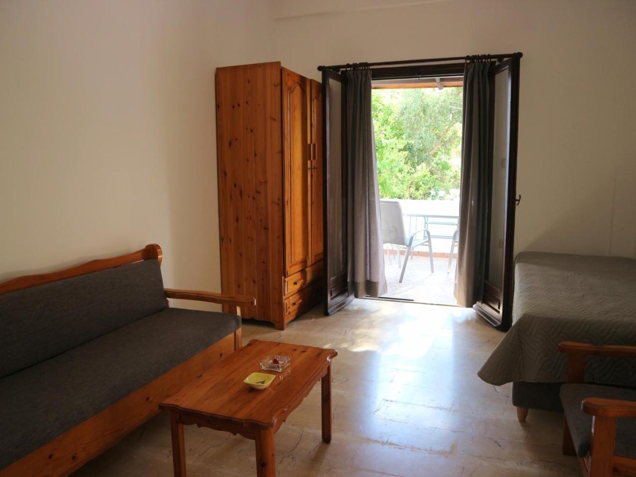 Oliaria Apartments Platanés Eksteriør billede