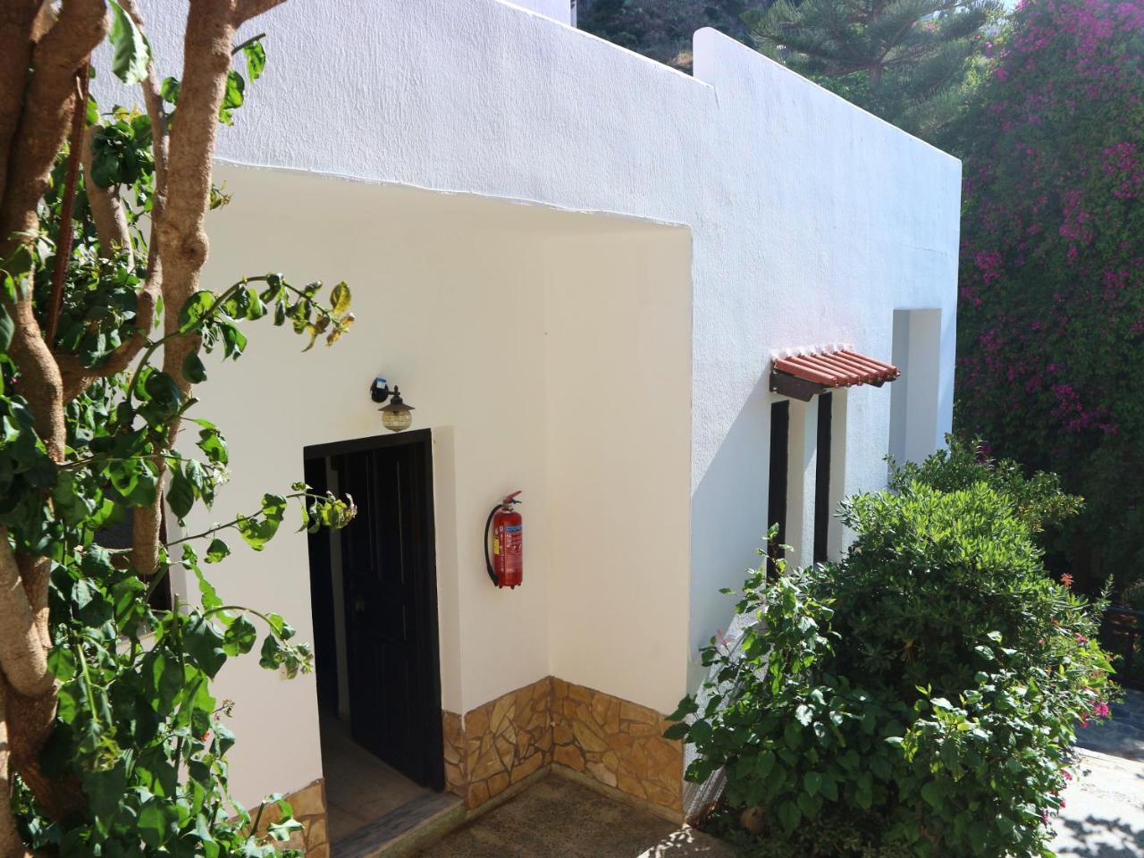 Oliaria Apartments Platanés Eksteriør billede