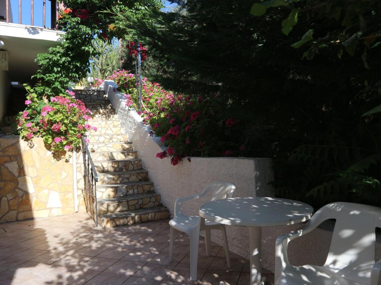 Oliaria Apartments Platanés Eksteriør billede