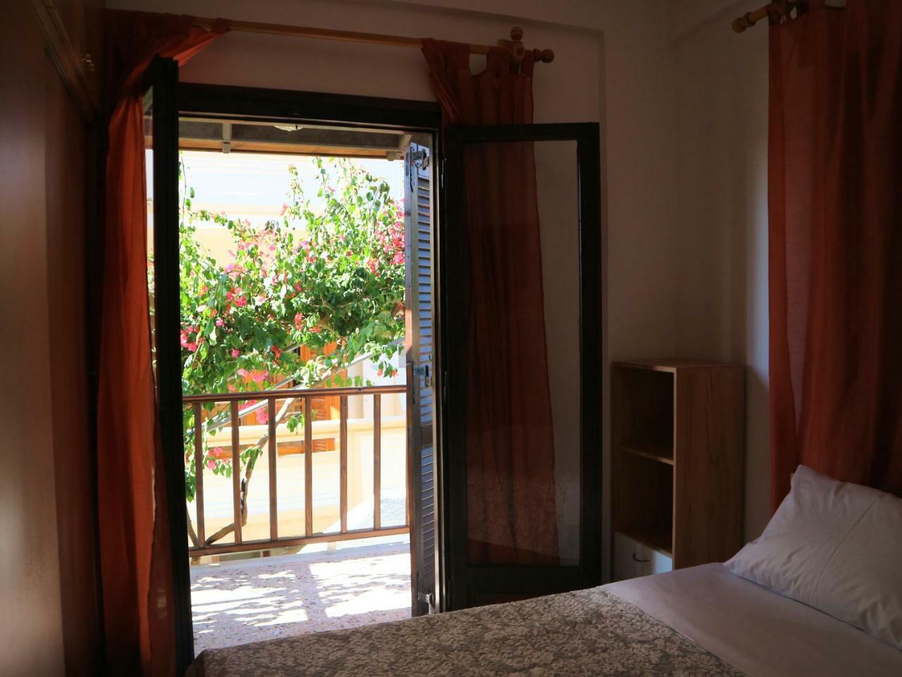 Oliaria Apartments Platanés Eksteriør billede